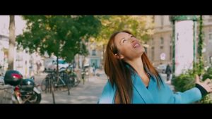 Natasha St-Pier dévoile son nouveau clip "Nous sommes" au profit des Petits frères des Pauvres